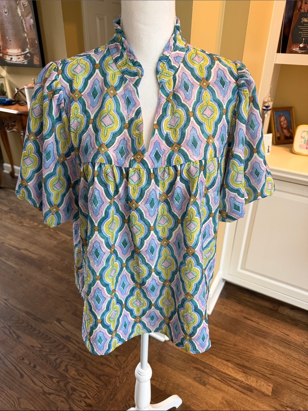 THML Top w/Beautiful Pastel Like Colors